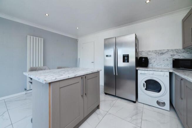 3 bed Terraced for sale Image 8