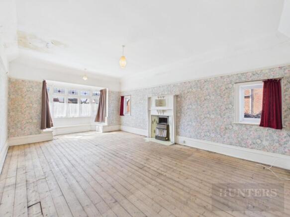 5 bed Detached for sale Image 11