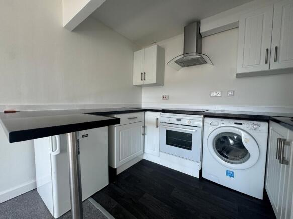 Longfellow Crescent, Royal Wootton Bassett, SN4 photo 4