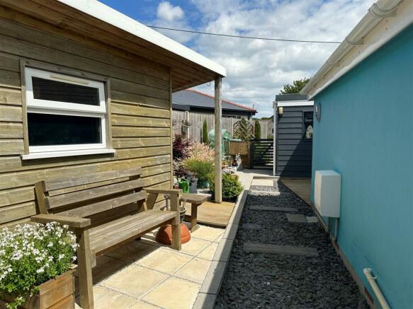 Rear Garden Shed.jpg