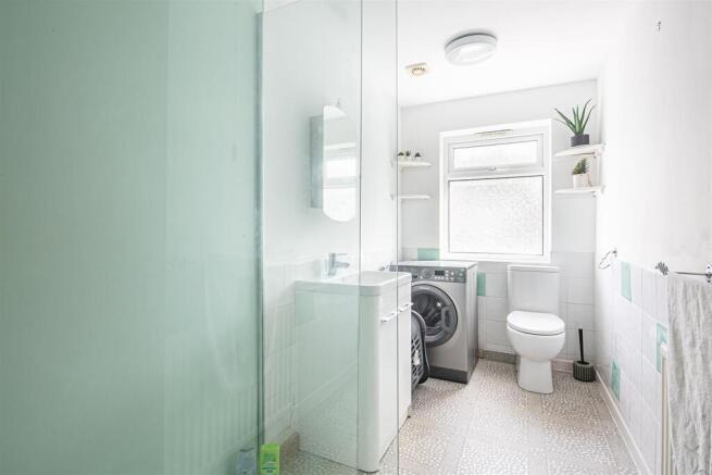 2 bed Flat for sale Image 7
