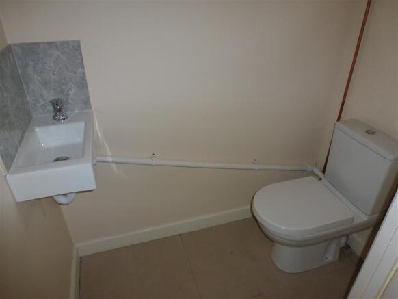 Cloakroom/wc