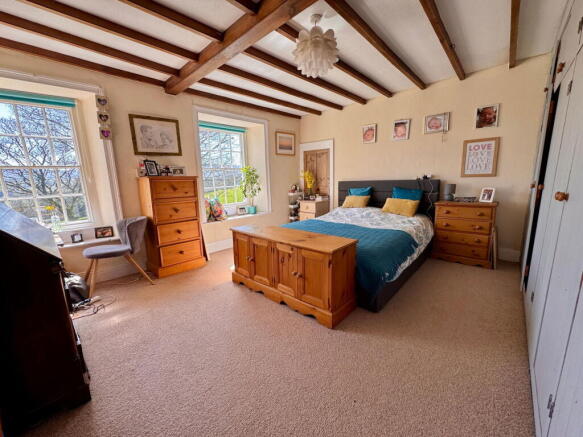 4 bed Detached for sale Image 10