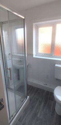 2 bed Semi-Detached Bungalow to rent Image 11
