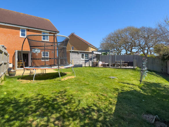 Red Barn Crescent, Felpham photo 2