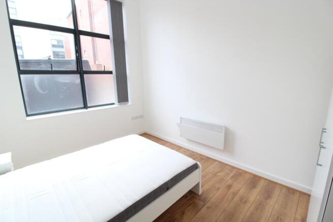 2 bed Apartment to rent Image 11