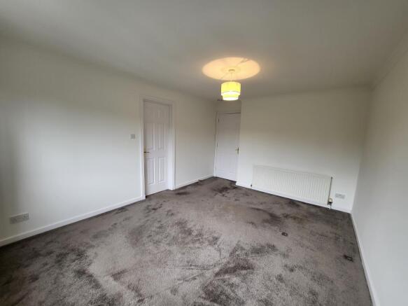 Burnvale, Almondvale, Livingston, West Lothian photo 4