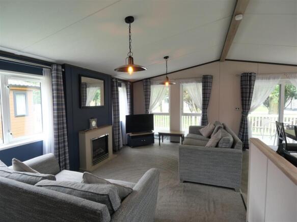 2 bed Park Home for sale Image 5