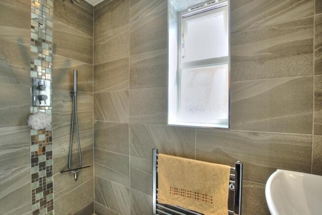 12. En-suite
