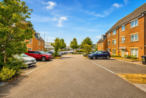 2, Nickleby Close, Rugby CV21 1FT