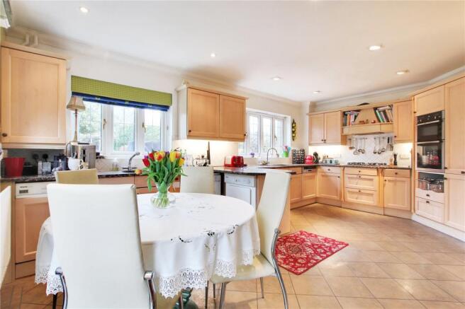 Kitchen/Breakfast Rm