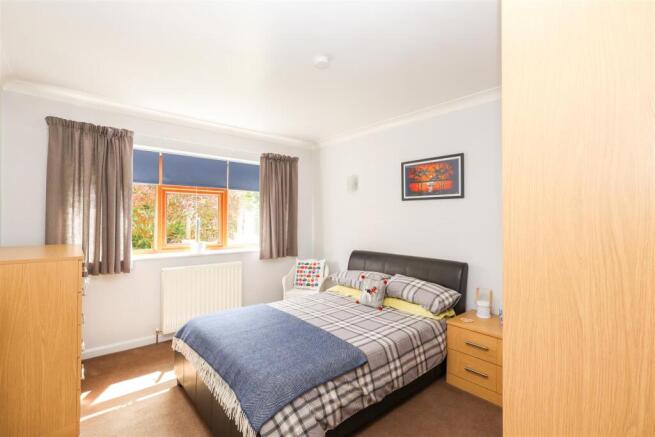 4 bed Detached for sale Image 5