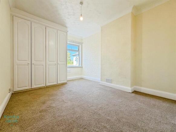 3 bed Semi-Detached for sale Image 10