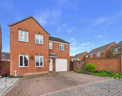Almond Close, Lytham St. Annes, FY8