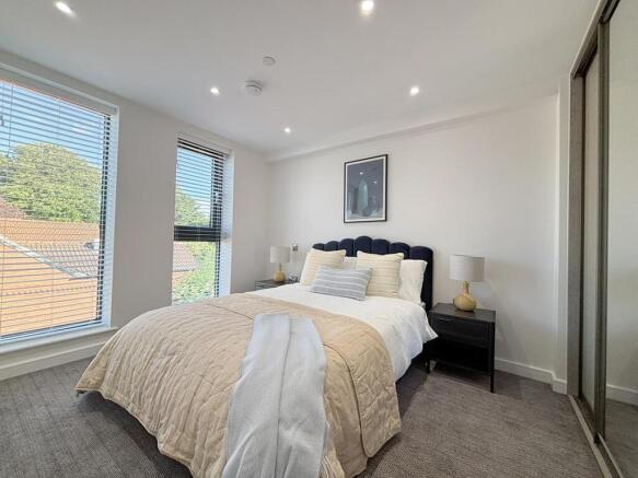 2 bed Flat to rent Image 11