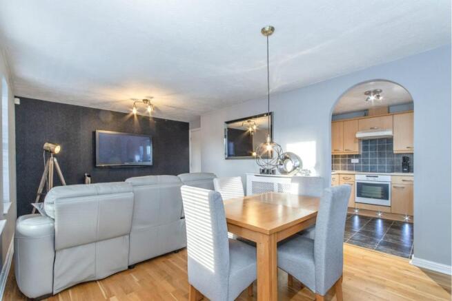 Lounge/Dining Room