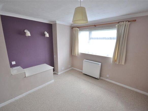 82 courtenay bed