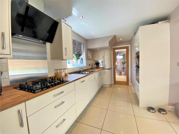 Contemporary Fitted Kitchen 194a