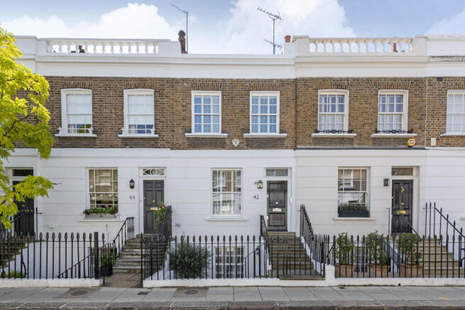 42 Bramerton St E...