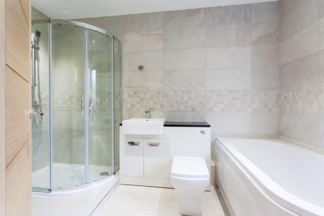Master En-Suite