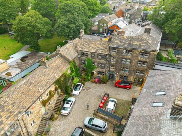 4 bed Terraced for sale Image 10