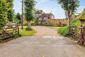 2, Wychwood Cottages, Brighton Road, Horsham RH13 8HE