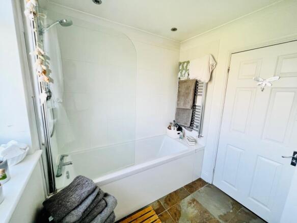 33 Park Avenue BATHROOM
