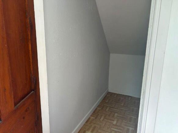 2 bed House to rent Image 10