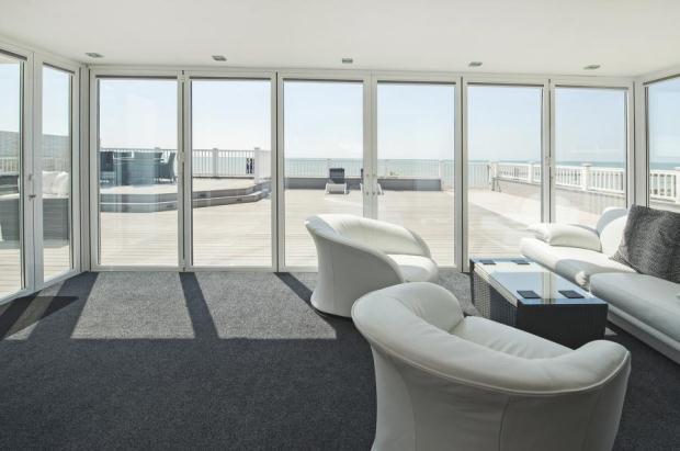 SUN LOUNGE