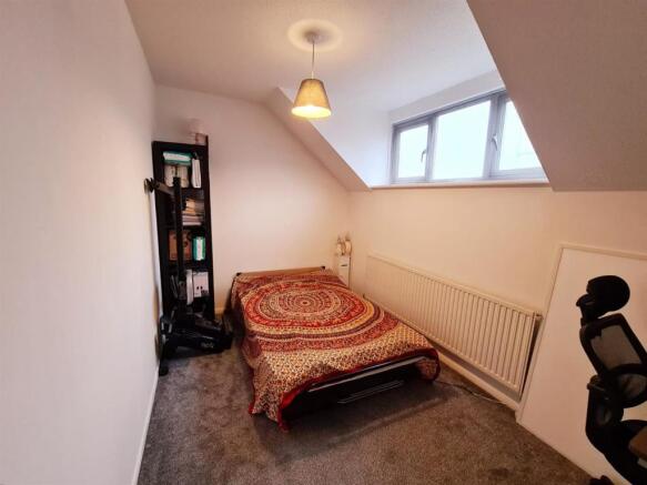 Bedroom 1 - 2.jpg
