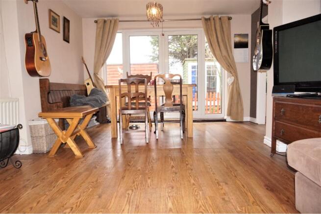 Lounge/Dining Room