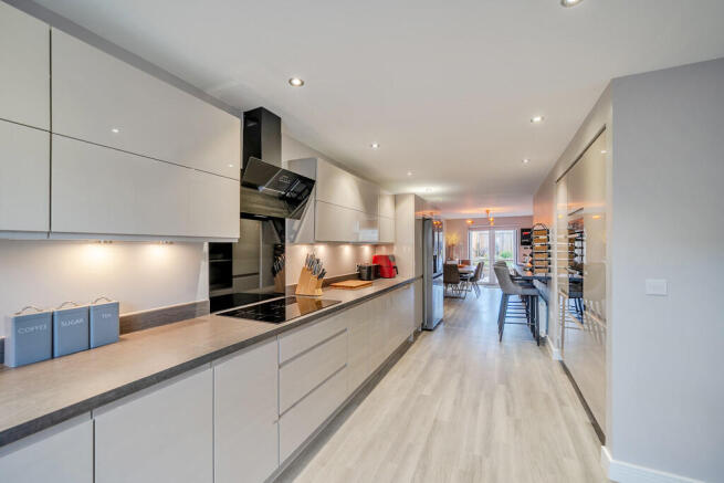 1417005-8-69935bd...