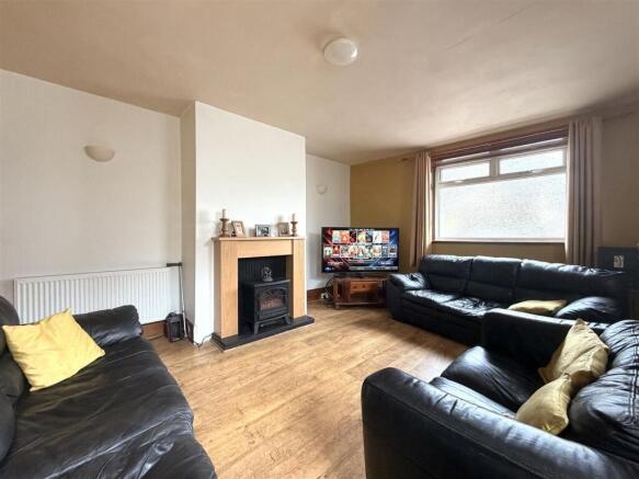 3 bed End of Terrace for sale Image 2