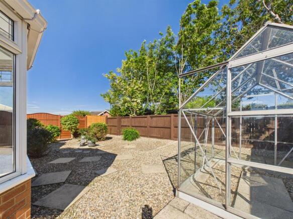 2 bed Detached Bungalow for sale Image 10