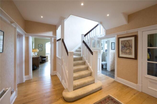 5 bed Detached for sale Image 12