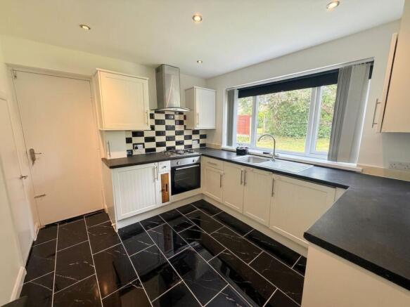 3 bed Detached for sale Image 7