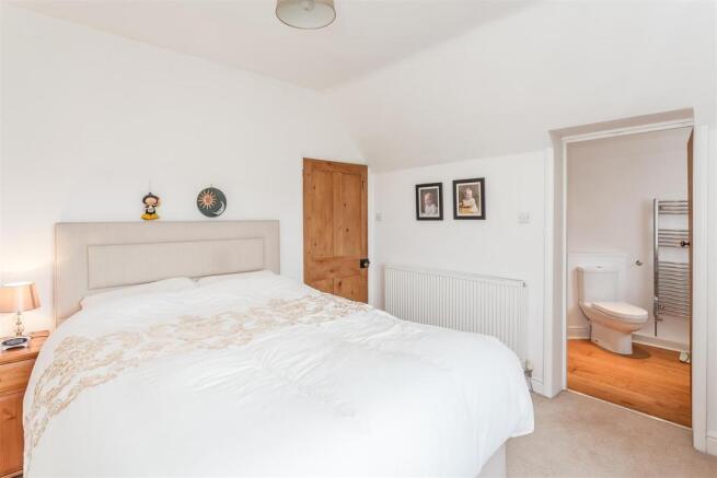 8313991-interior21.jpg