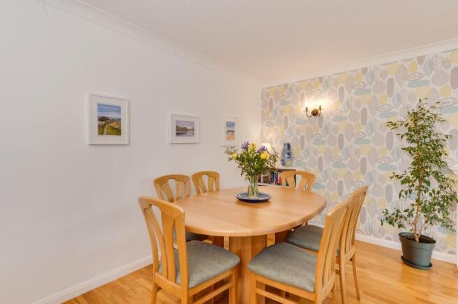 3 bed Flat for sale Image 9