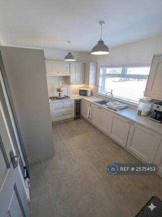 Kitchen With Integrated Appliances 