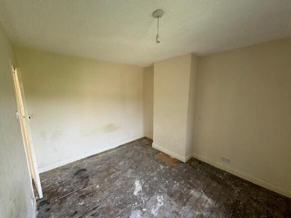 3 bed Semi-Detached to rent Image 11