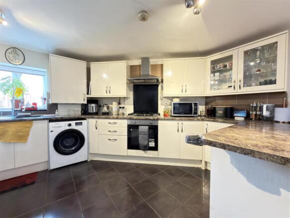 EXTENDED KITCHEN & DINING ROOM