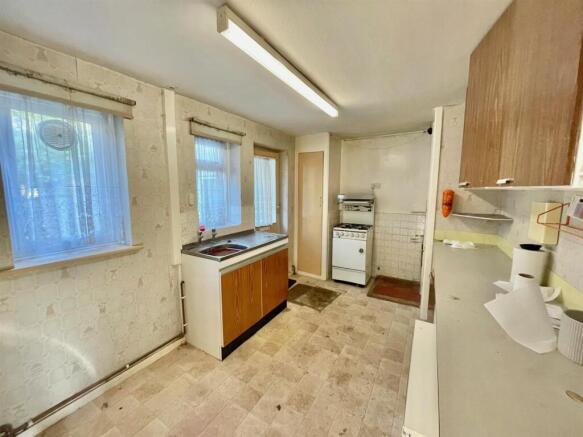 20 Mandeville Kitchen.jpg