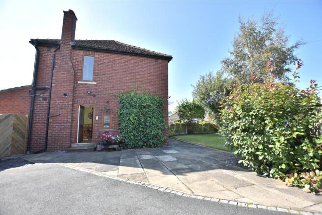 Driveway To Side