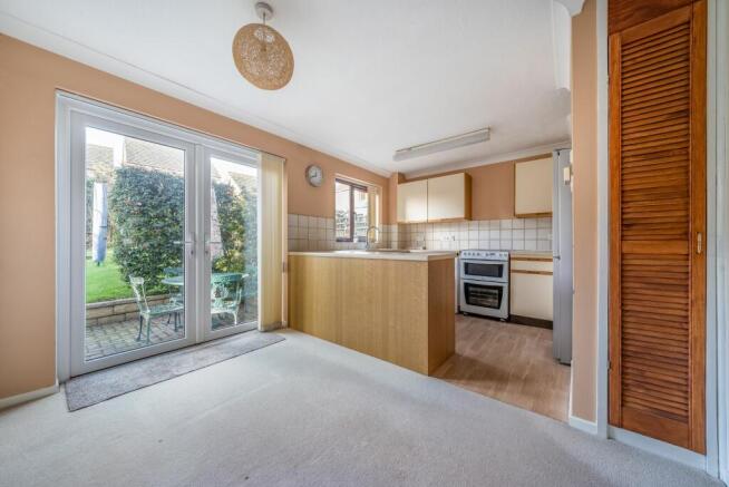 Kitchen/Dining Room (4)