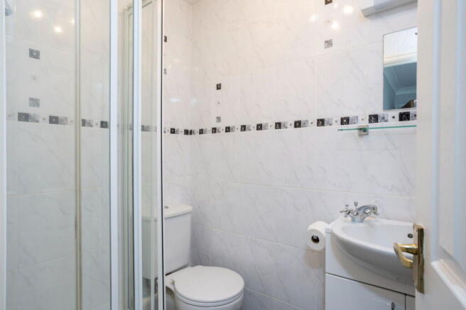 4 bed Detached for sale Image 10