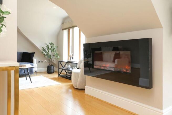 3 bed Flat for sale Image 9