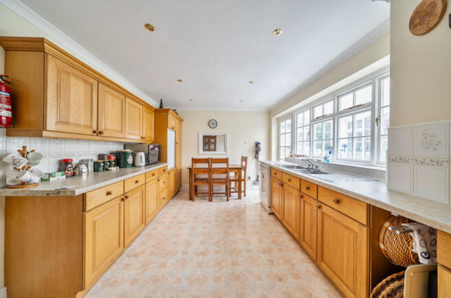 13026021068388118231b9arw