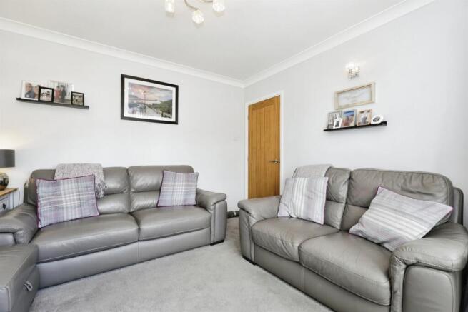 3 bed Semi-Detached for sale Image 6