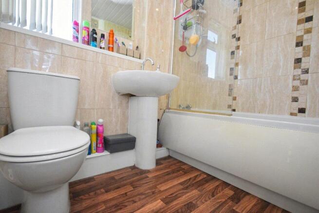 4 bed Semi-Detached for sale Image 9