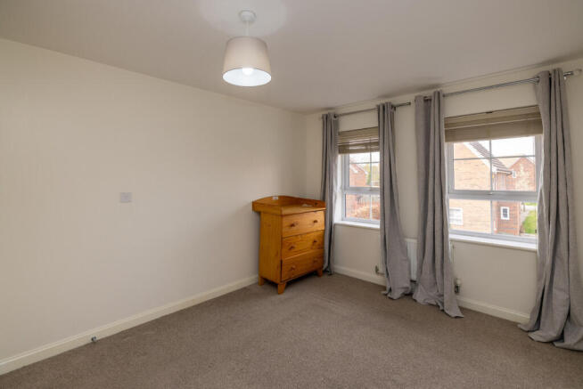 4 bed Detached for sale Image 6